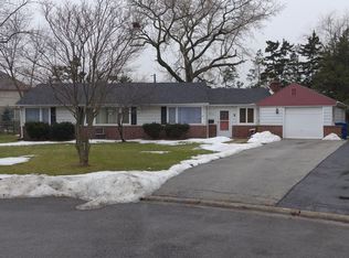 4924 W Stone Circle Dr, Oak Lawn, IL 60453
