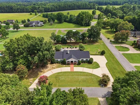 3 Edgehill Rd, Searcy, AR 72143