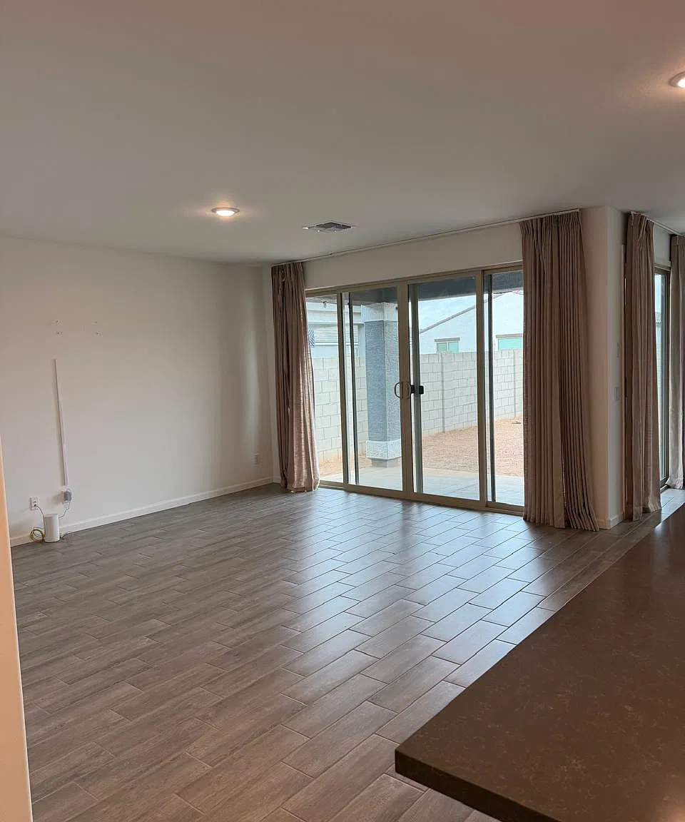 3 bed, 1779 sqft, $2,300 — Photo 3