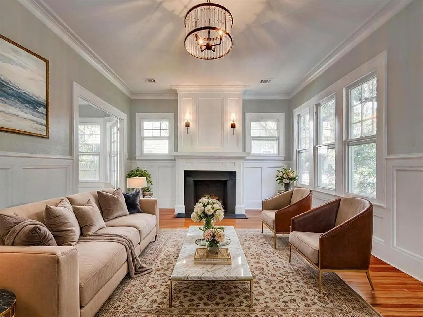 1203 W 22 1/2 St - Fully remodeled rare 4 bed free standing house in West Campus with large yard. — Photo 3