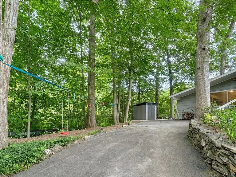 64 Pine Cliff Rd — Photo 35