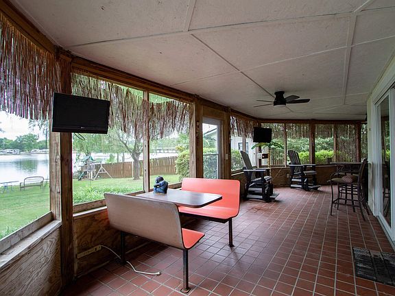 5th image of 112 Blue Eye Rd W