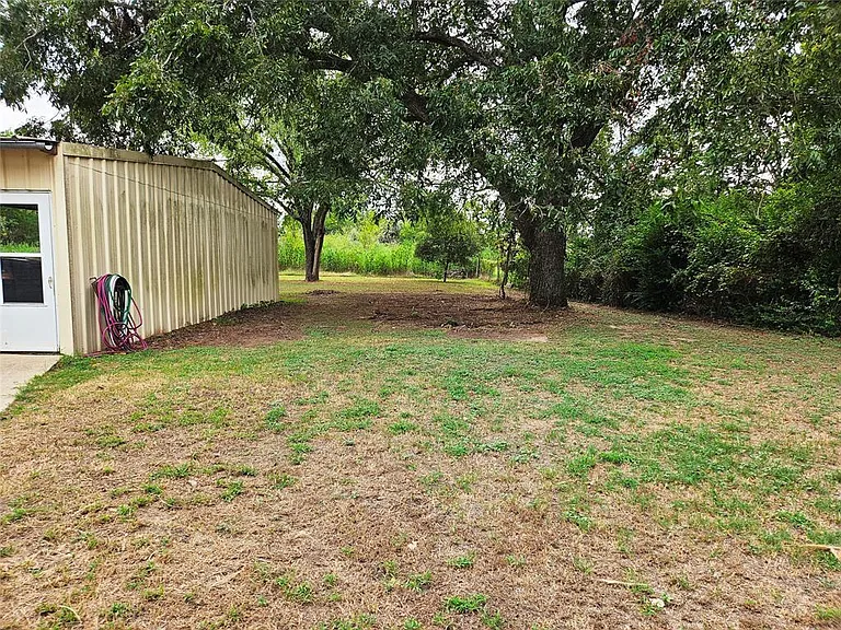 218 Waco St — Photo 15