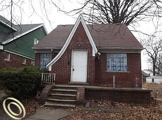 2nd image of 15837 Evanston St