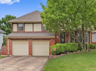 16321 W Locust St, Olathe, KS 66062