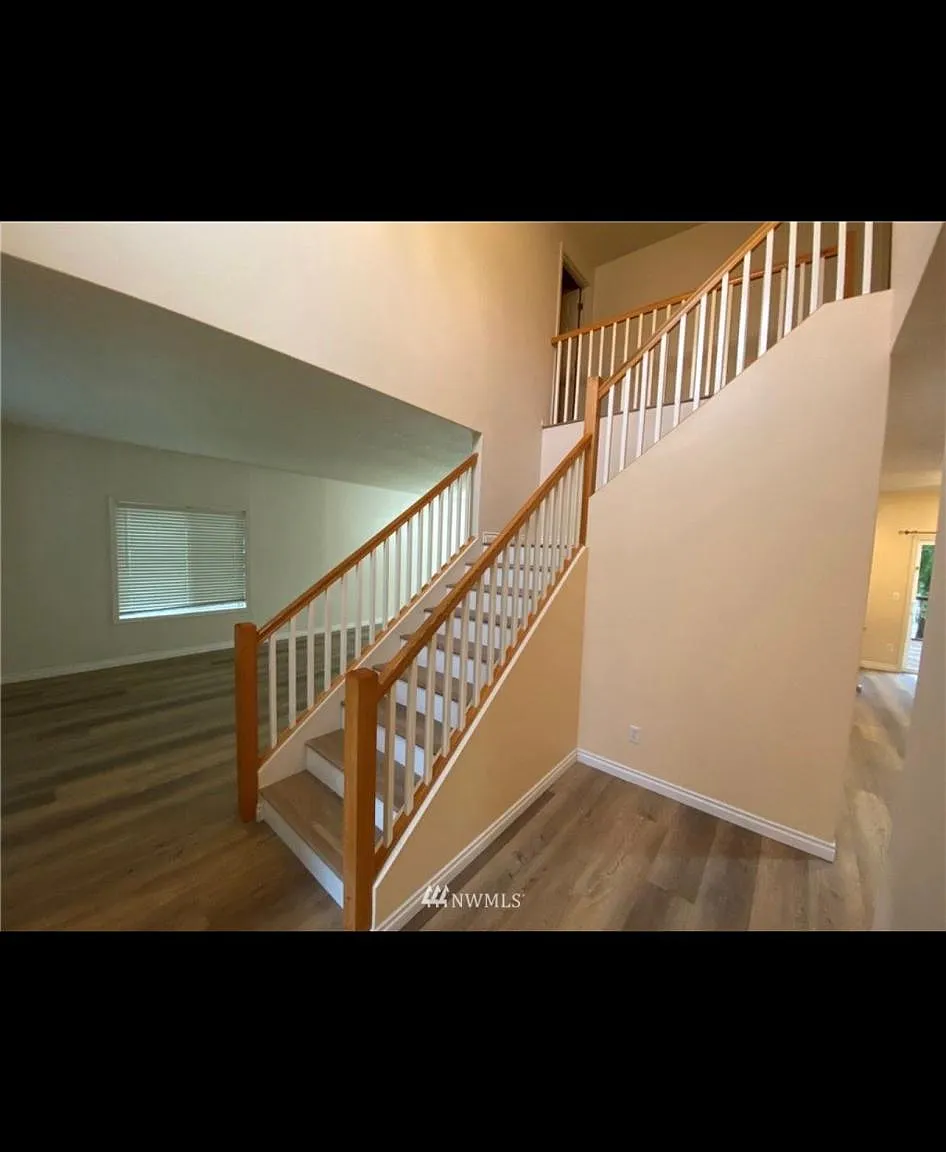 7209 33rd Ave NE — Photo 3