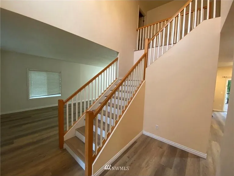 7209 33rd Ave NE — Photo 3