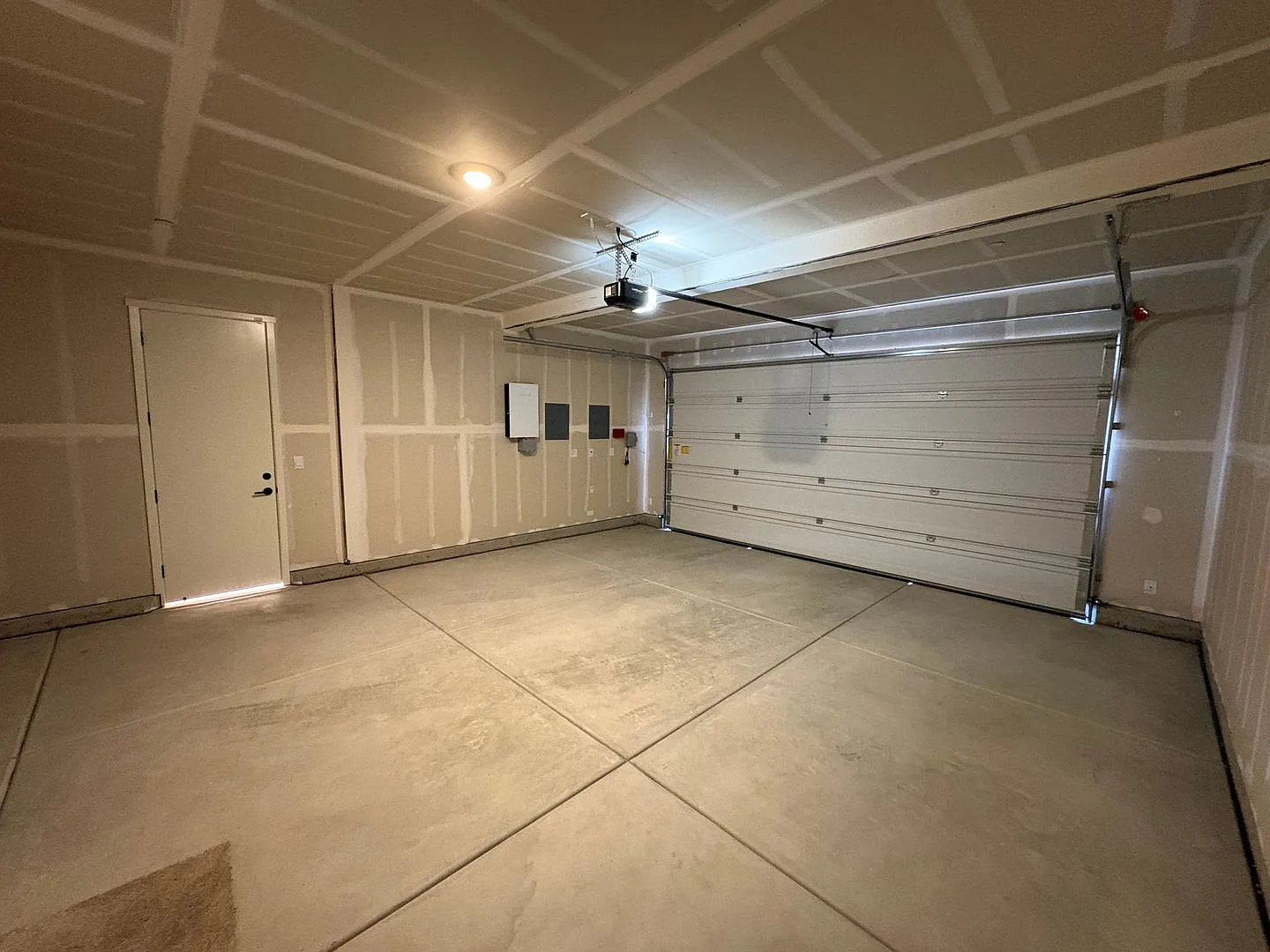 Newly Built Dr Horton Home Available Now! — Photo 4
