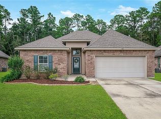 305 Knoll Pine Cir, Covington, LA 70435