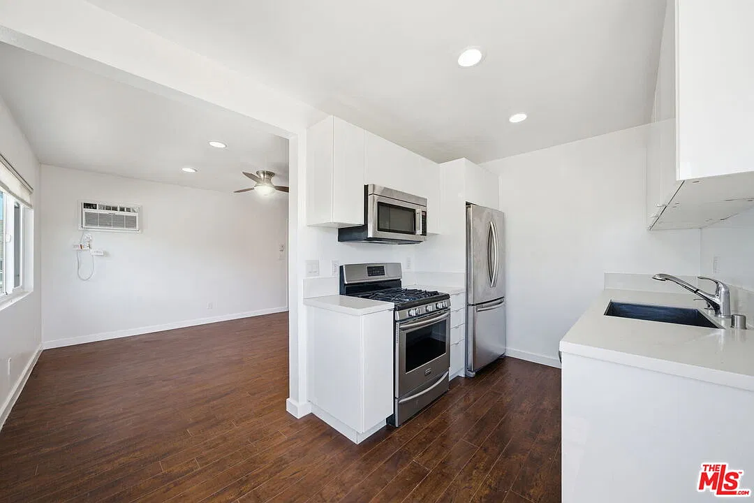 2 bed, 1.0 bath, 1001 sqft, $3,750 — Photo 1