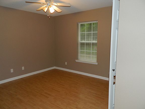 3rd image of 241 Glendale Dr