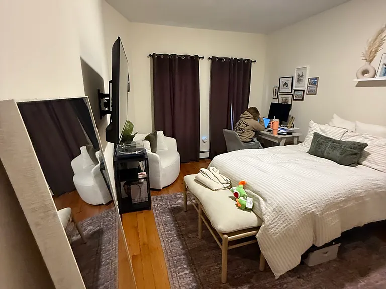 58 Medford St #1L — Photo 11