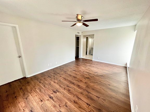 5th image of 1893 Poplar Woods Cir E APT 2