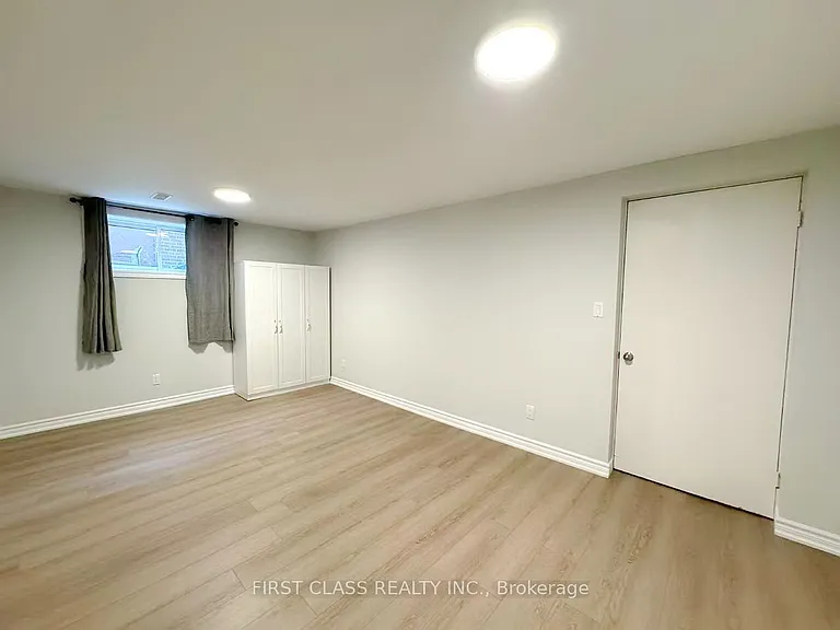 1353 Myron Dr #LOWER — Photo 44