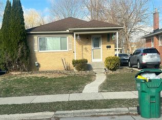 22063 Pleasant Ave, Eastpointe, MI