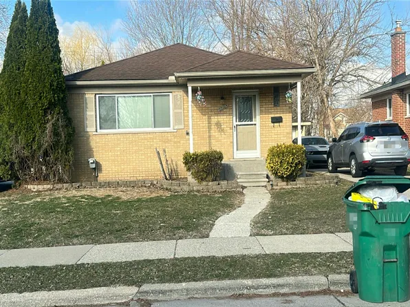 22063 Pleasant Ave, Eastpointe, MI 48021