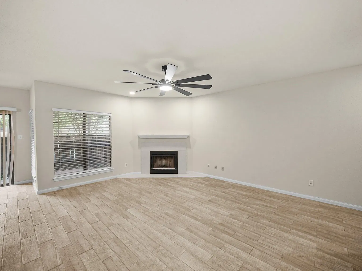 9707 Richmond Ave — Photo 4