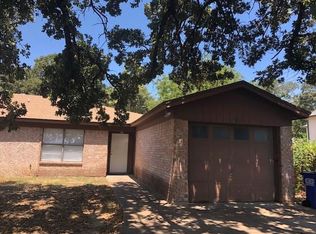 407 Dunaway Ln, Azle, TX 76020