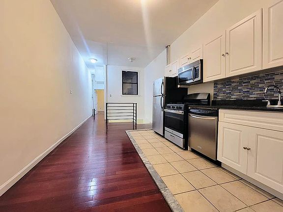 2nd image of 119 W 104th St APT 1E