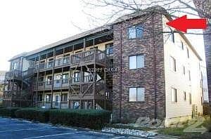 TOP FLOOR WEST END LOCATION