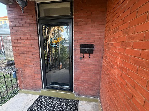 2nd image of 517 Delmar Pl