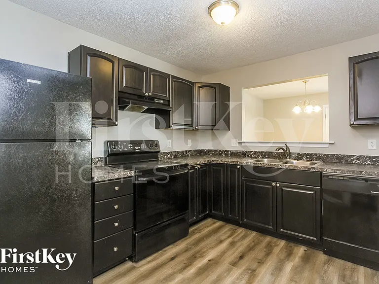 10672 Glenayr Dr — Photo 5