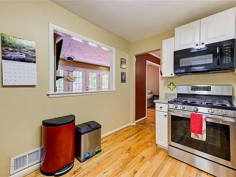 2423 Woodacres Rd NE — Photo 5