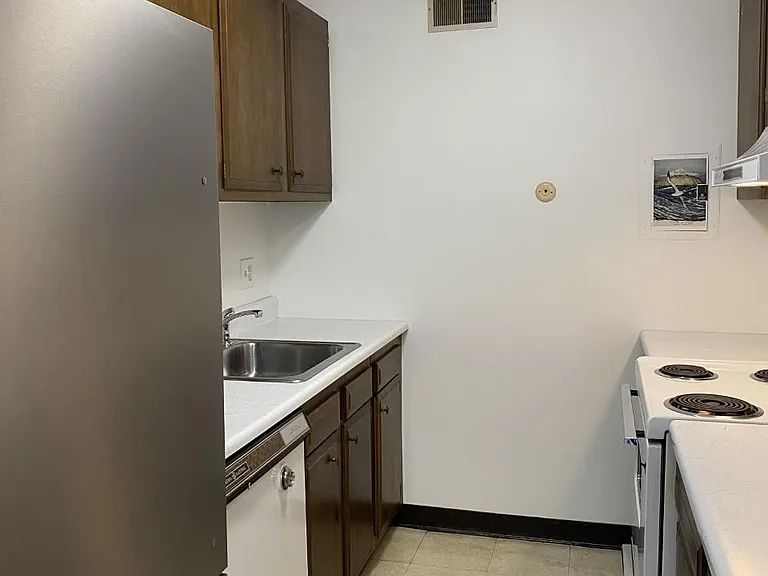 1105 Massachusetts Ave #9A — Photo 4