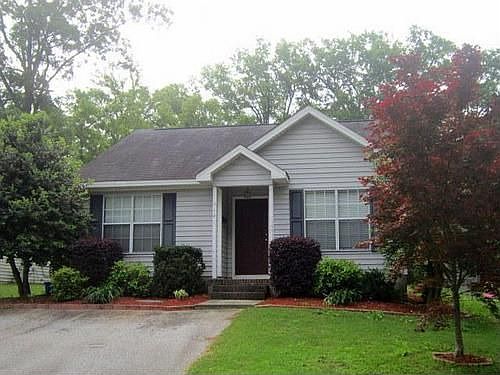 1st image of 414 Sproles Ave E