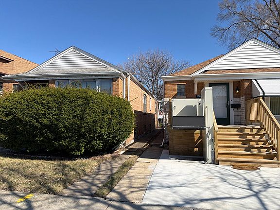 2nd image of 10031 S Calumet Ave