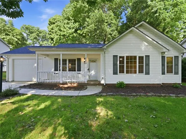 2610 Cromwell Rd, Greensboro, NC 27407