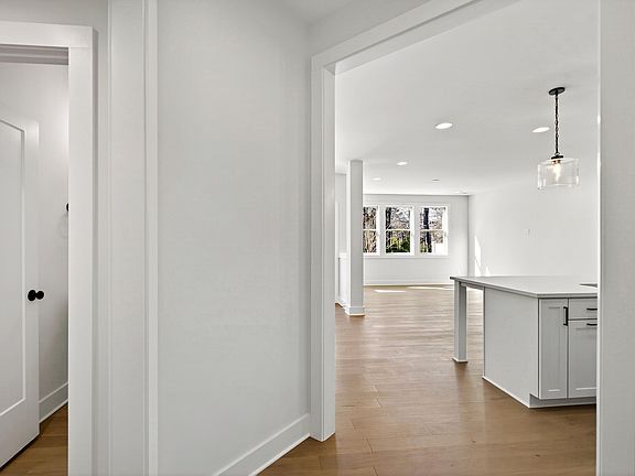 5th image of 976 Double Helix Rd