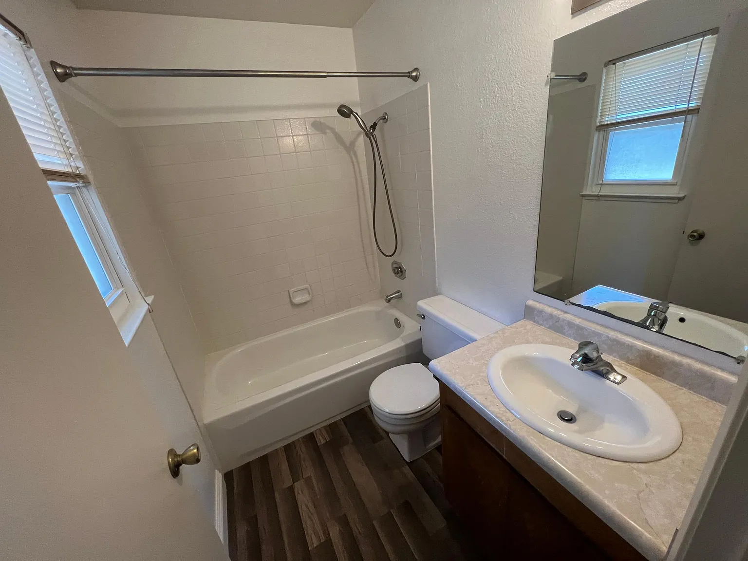 299 Mariner Dr — Photo 4