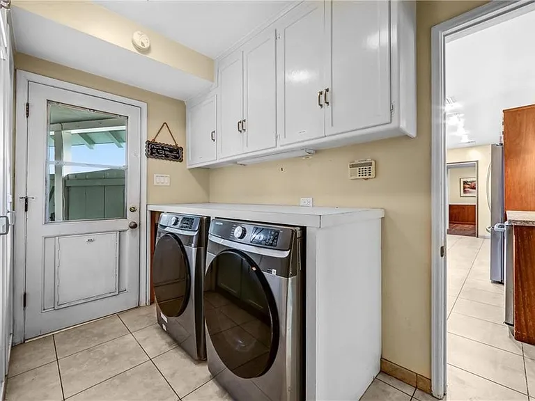 17300 Sunburst St — Photo 22