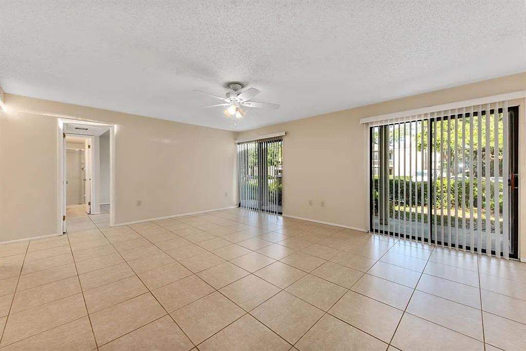2 bed, 2.0 bath, 982 sqft, $2,000 — Photo 2