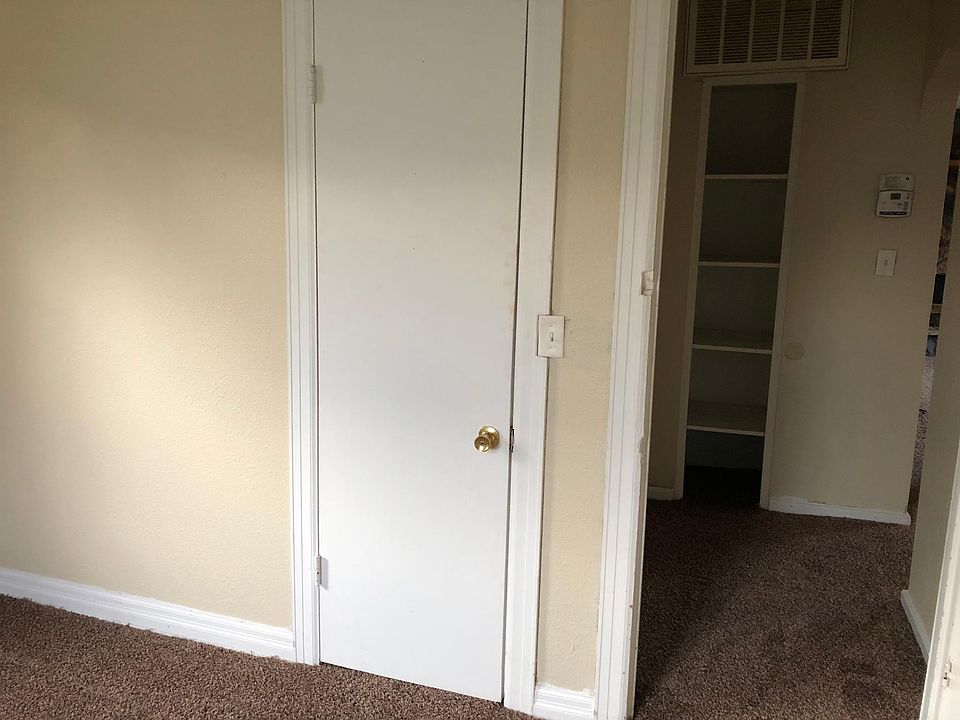 Bedroom and hallway