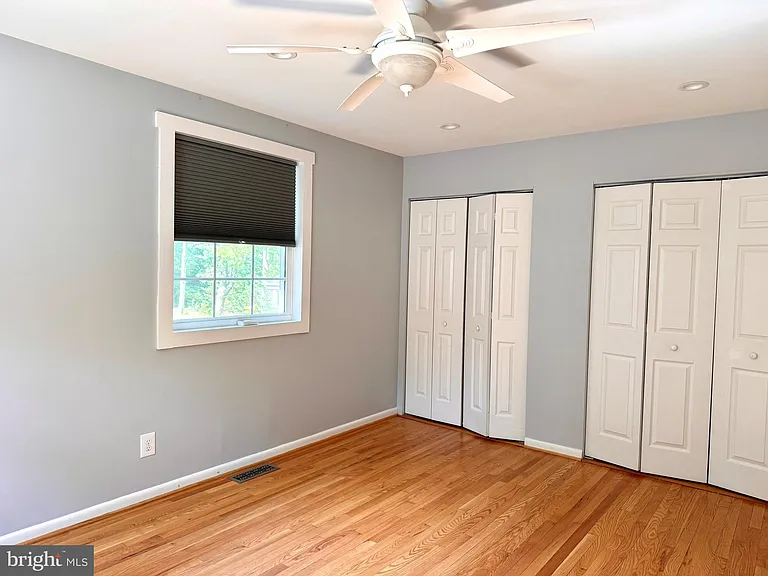 90 Avondale Cir — Photo 16