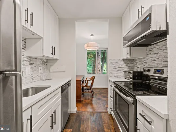 3033 New Mexico Ave NW APT 105, Washington, DC 20016