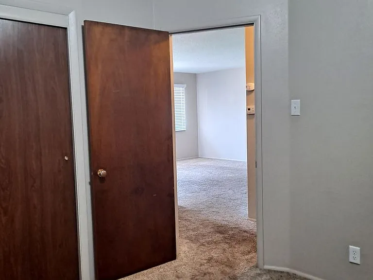 1626-1628 Hollywood Dr — Photo 16