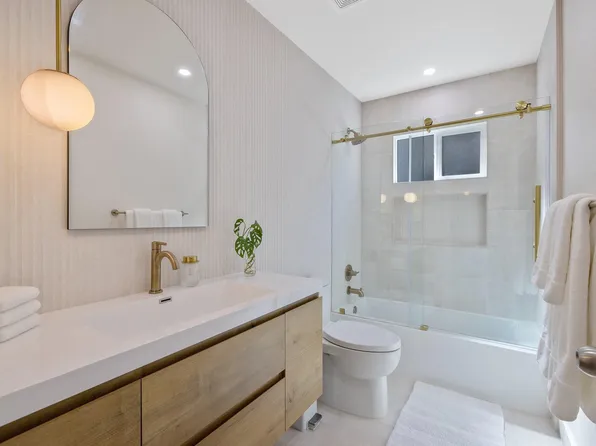 (undisclosed Address), Visalia, CA 93291