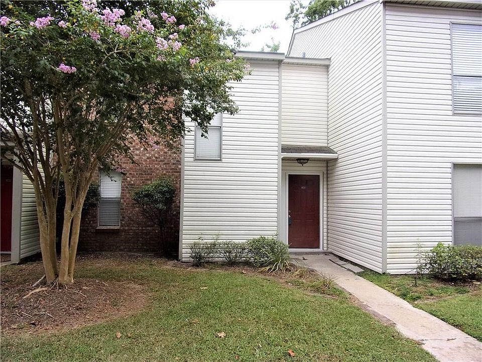 1st image of 305 Parkview Blvd #305