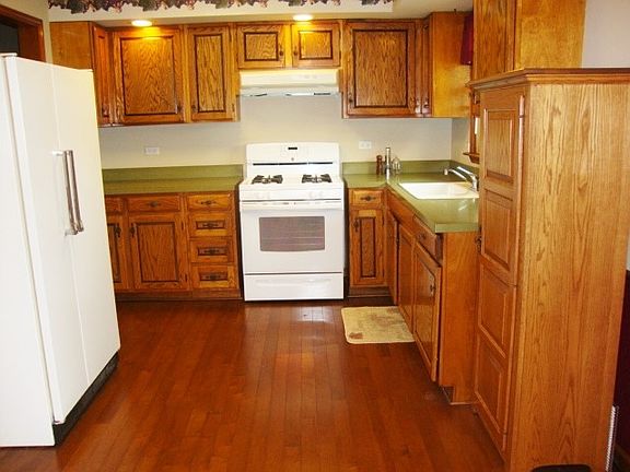 4th image of 202 N Griffin St