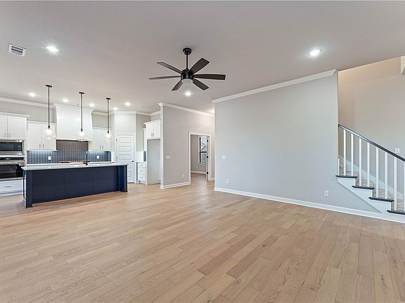4th image of 1502 Lookout Ln