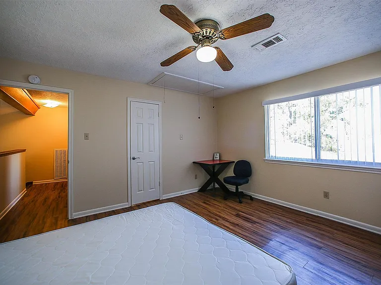 9511 Sharpcrest St — Photo 34