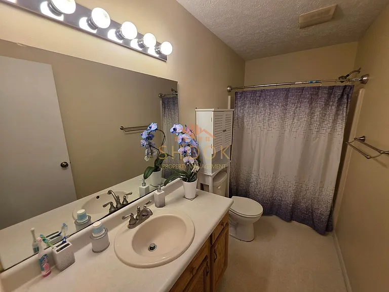 1620 Lionheart Ln — Photo 13