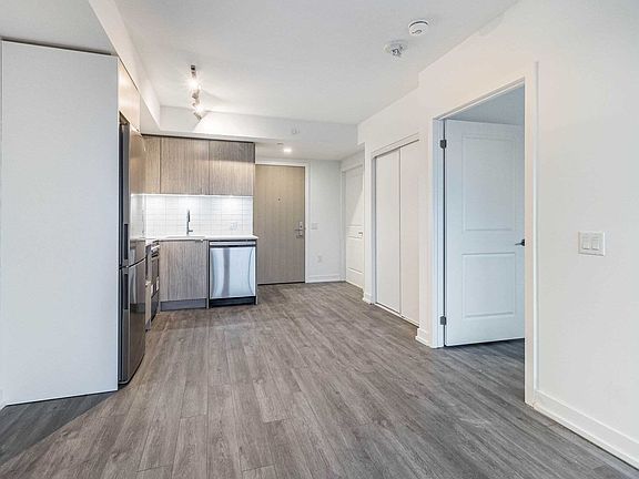 3rd image of 395 Bloor St E #2210