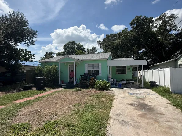 1213 56th St S, Gulfport, FL 33707