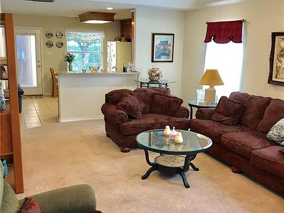 3rd image of 804 Eastover Dr