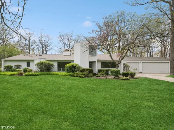 1000 Blackhawk Ln, Riverwoods, IL 60015