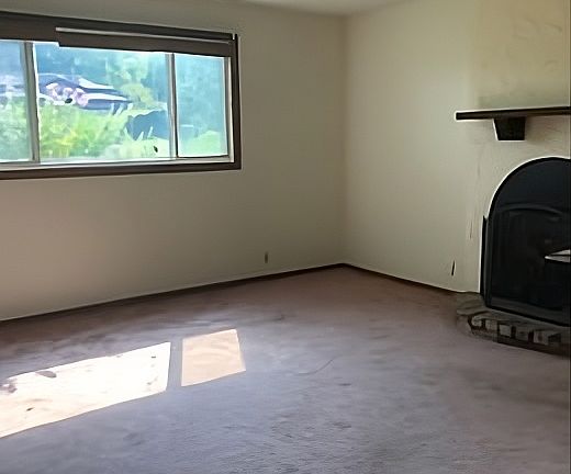 3rd image of 9281 Forest Ln
